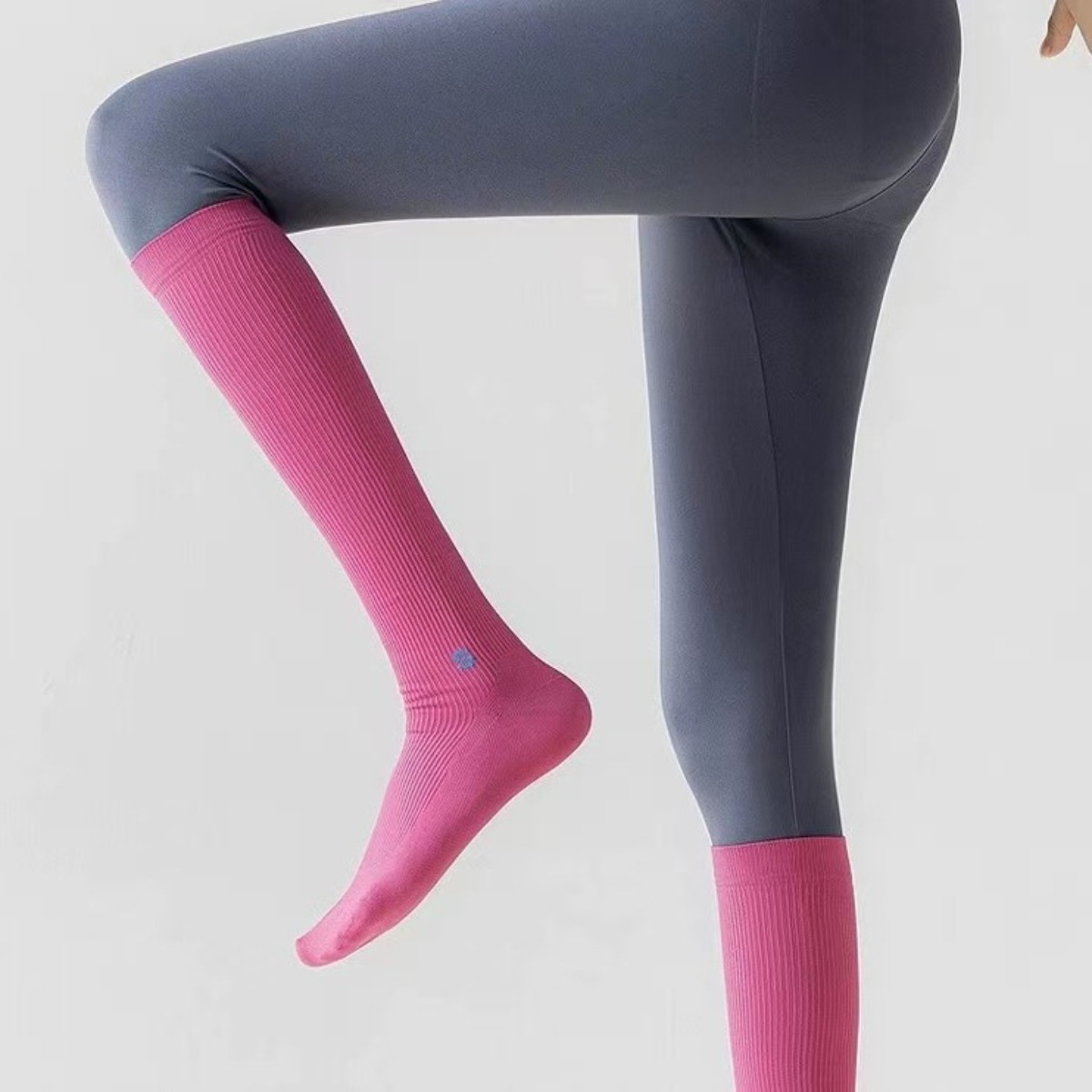 女性用プロスポーツ用圧縮ふくらはぎソックス、ランニング、縄跳 - Compression Sleeve Calf のレビューと価格