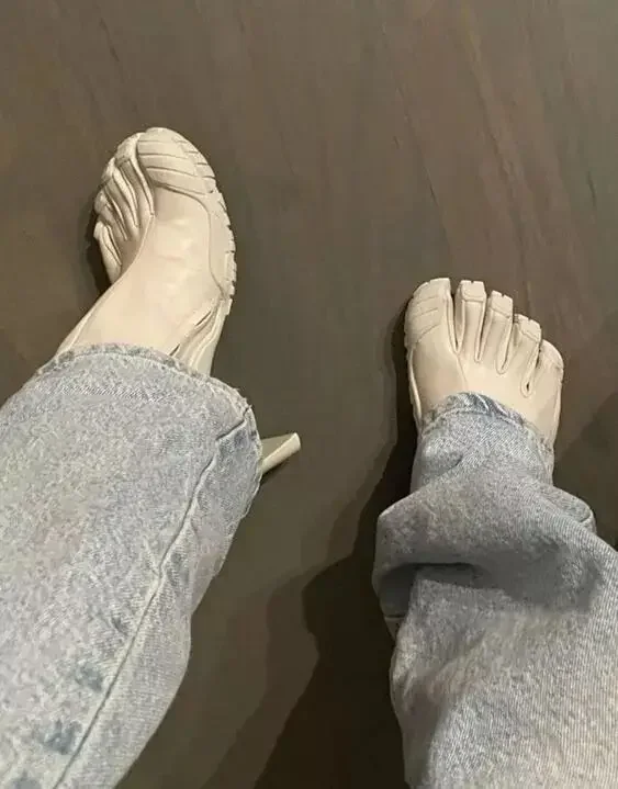 5本指ファッション小説女性用ブーツ黒/ピンク/白ハイヒールア - Toe Sock Split のレビューと価格