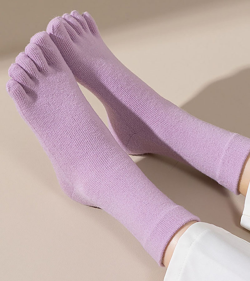 秋冬用厚手カシミヤ五本指ソックス レディース ミドル丈ソック - Toe Sock Split のレビューと価格