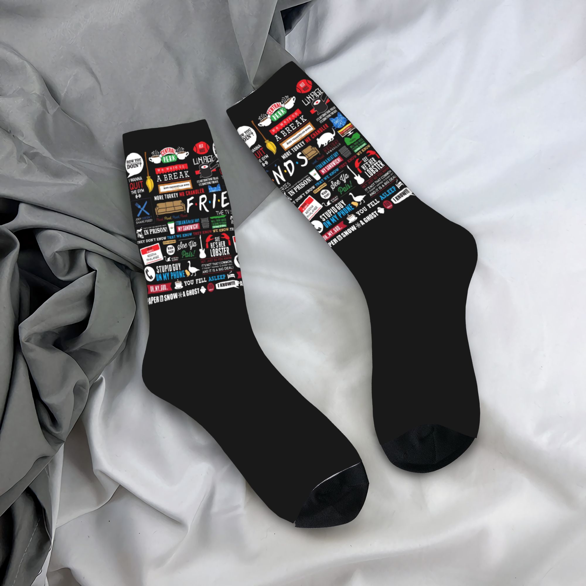 カスタムキュートで面白いテレビ番組フレンズコラージュソックス - No Show Sock Women のレビューと価格